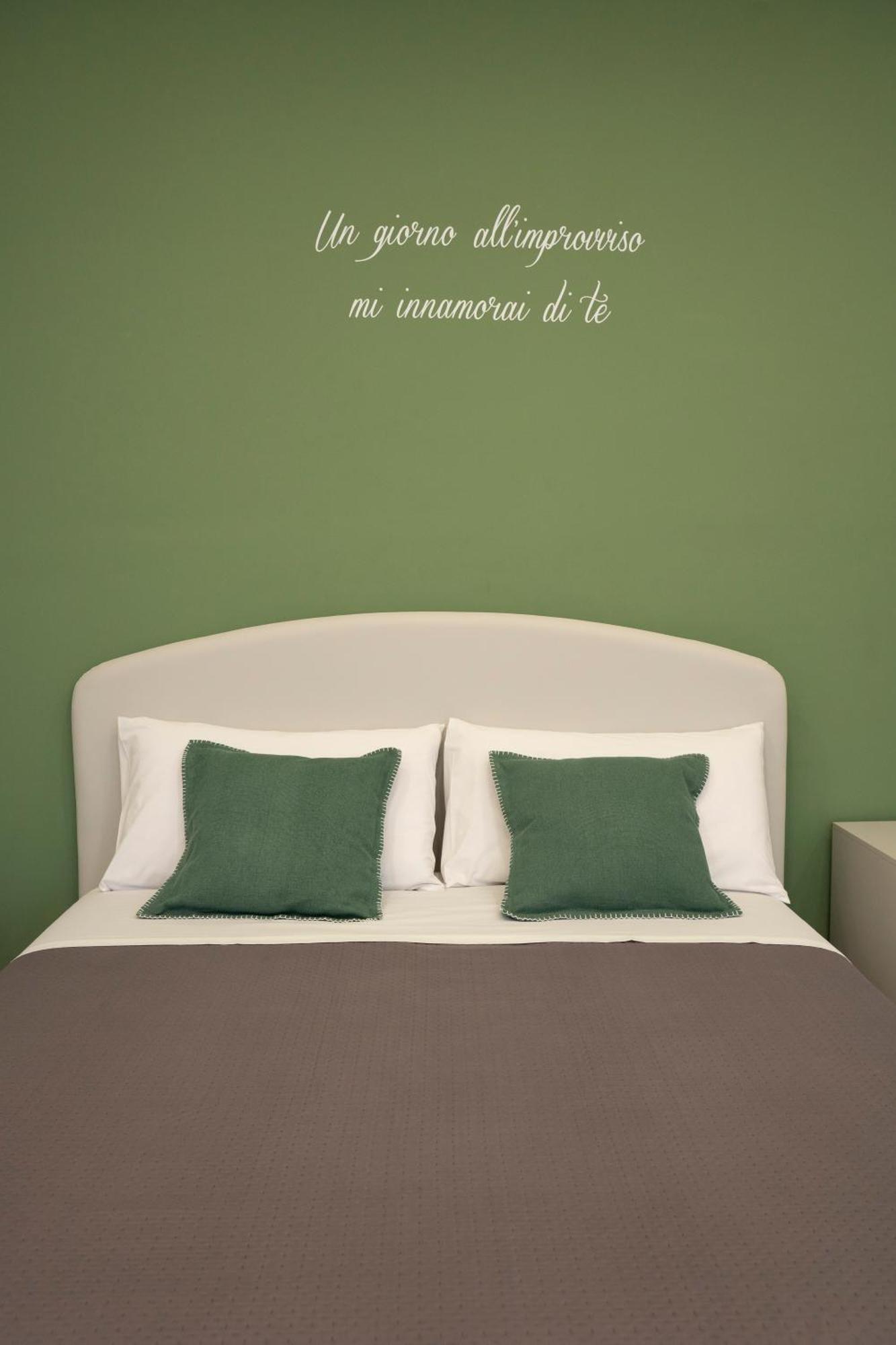 Bed and Breakfast Fara'S House Napoli Esterno foto