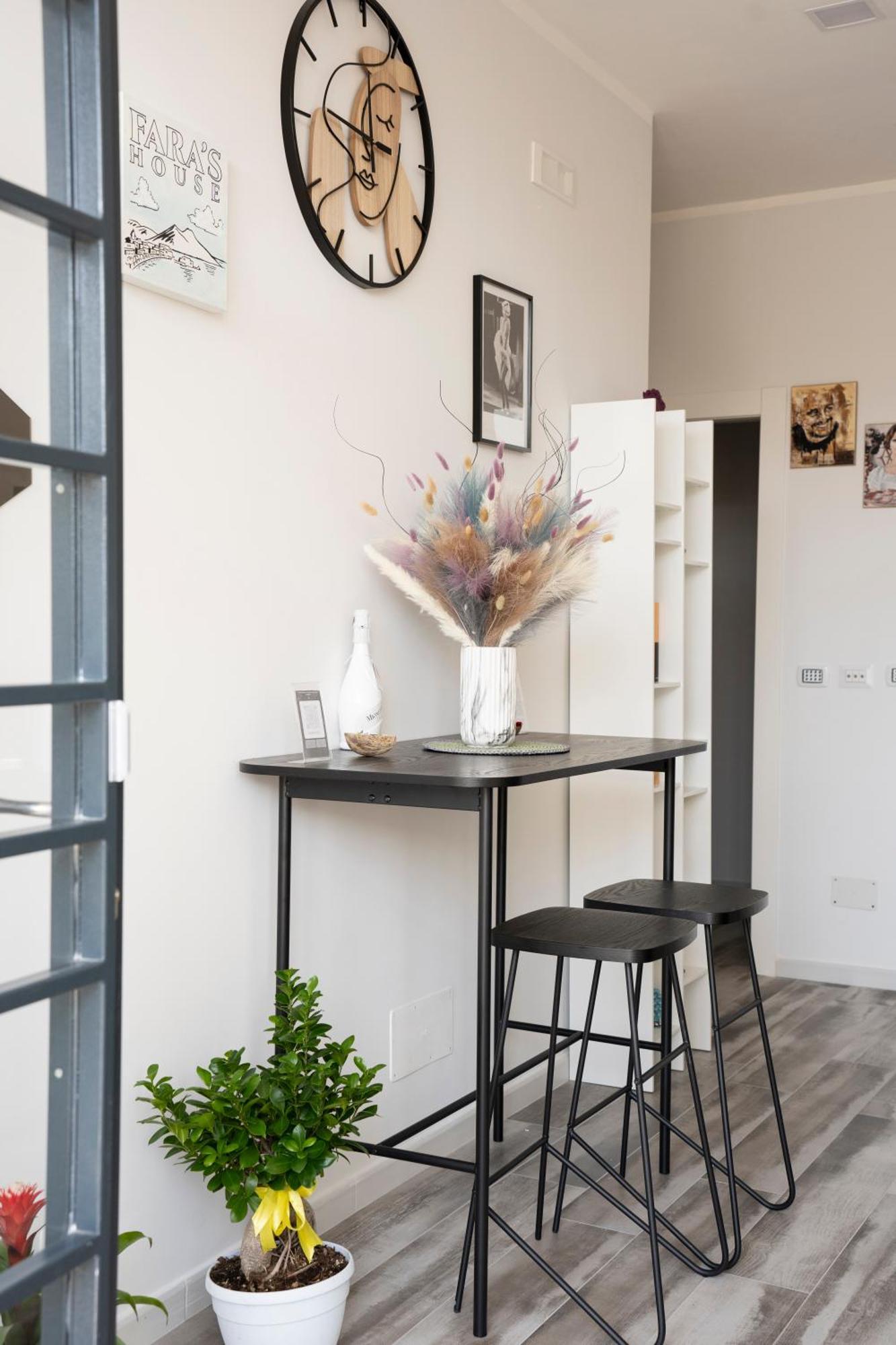 Bed and Breakfast Fara'S House Napoli Esterno foto
